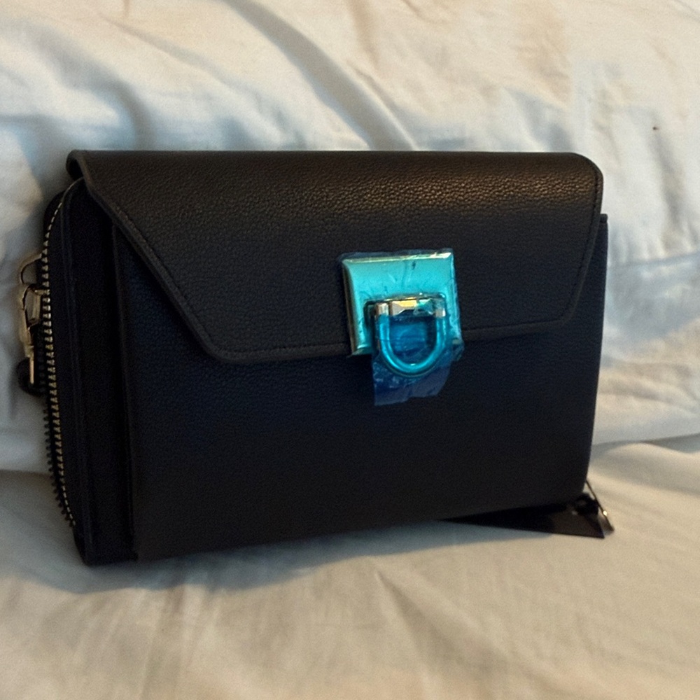 SUGU Black Crossbody Bag
